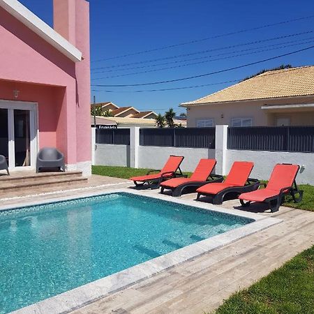 Family Villa Pool & Beach Капарика Екстериор снимка