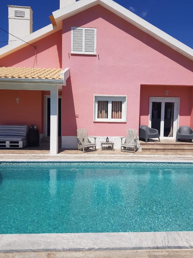 Family Villa Pool & Beach Капарика Екстериор снимка